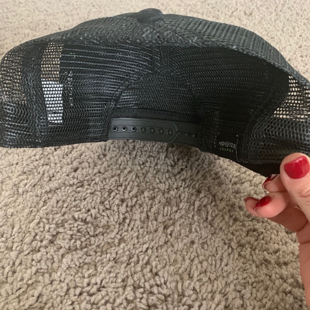 Monster Snap Back - Picture 2 of 2